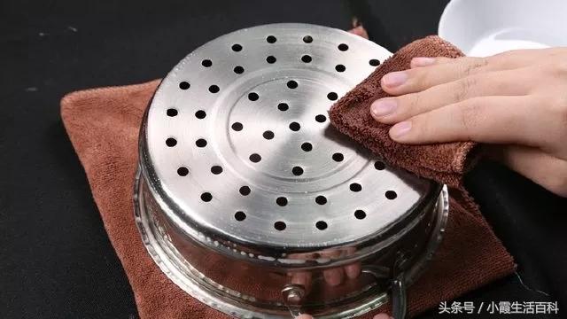 蒸笼脏用什么东西洗才干净,锅里蒸笼有污渍怎么清洗