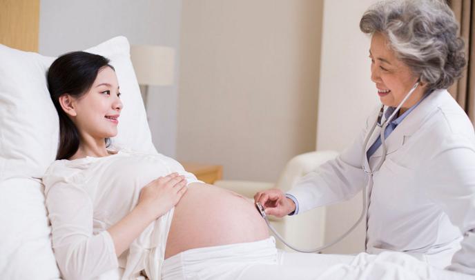 预产期胎儿不怎么动,预产期到了胎儿不爱动是怎么回事