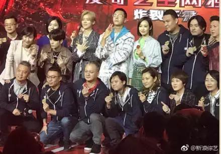 鹿晗关晓彤王源王俊凯易烊千玺,王俊凯王源易烊千玺鹿晗哭的样子