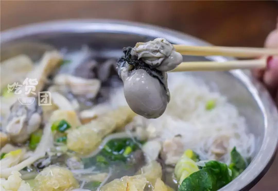 这家店的老板心太坏，放这么多料，是存心为难我胖虎？