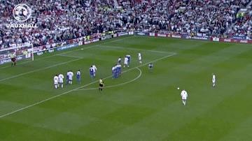 禁区弧顶任意球这几脚堪称世界级,十大经典破门任意球