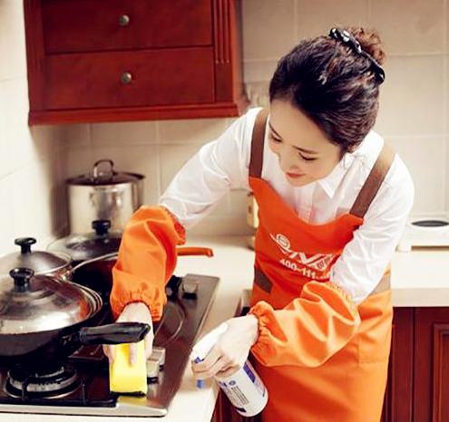 燃气灶日常清洁小妙招,轻松解决灶台的油渍问题,太实用了