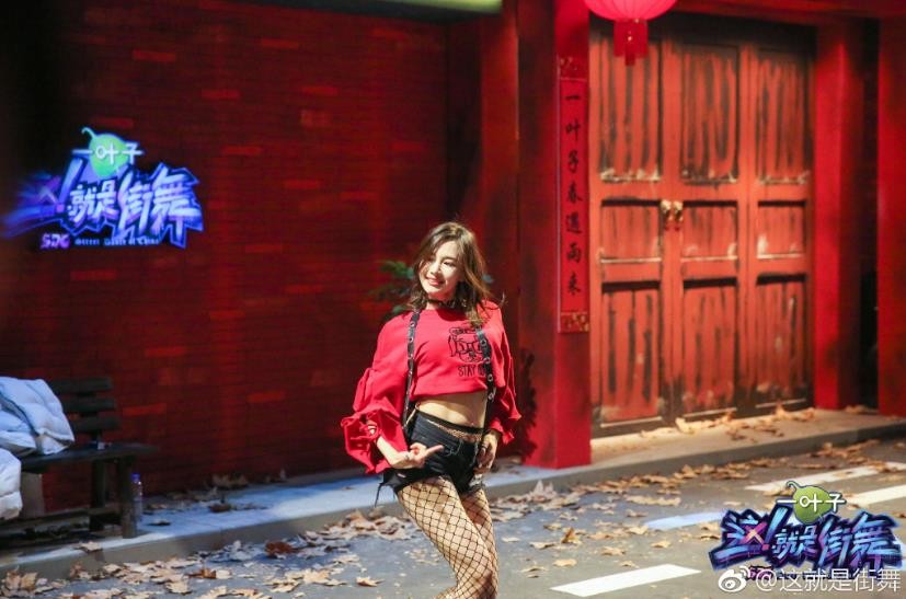 七岁小孩跳街舞很酷的感觉 (小孩喜欢跳的街舞又简单又好玩)