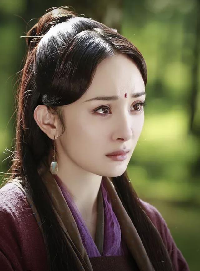 李小璐双眼皮褶,被美颜坑惨的明星