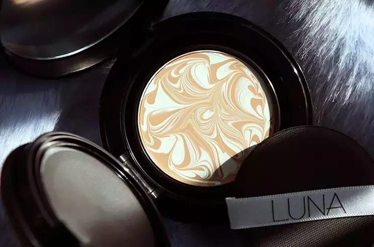 大油皮选择什么样平价粉底液,选粉底选比自己白的还是自然的