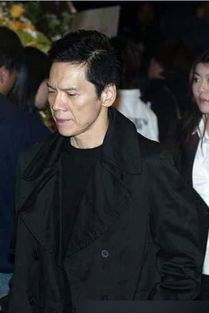 成龙澄清下跪完整版,成龙澄清下跪视频