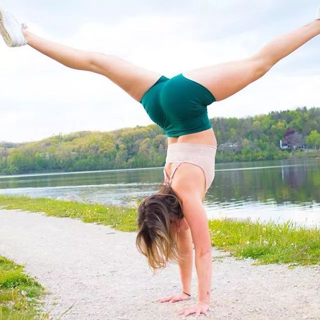 9个瑜伽体式，帮你丰胸提臀