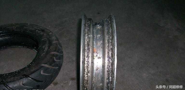 摩托车自动补胎液,摩托车补胎液能自动修复吗