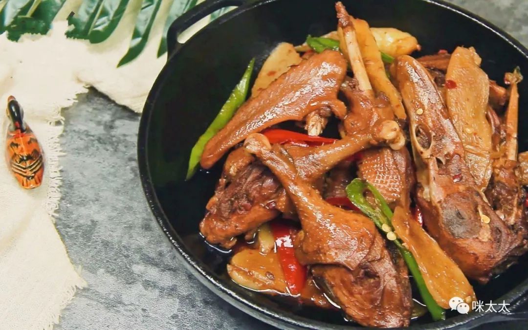 老鸭汤治气管炎,支气管哮喘吃老鸭汤放什么药材