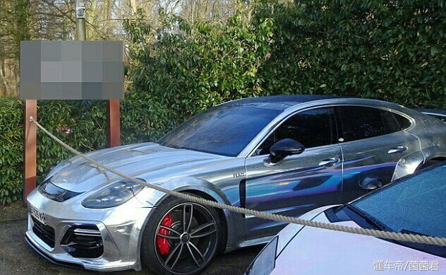 总价值85万英镑，美羊羊秀豪车