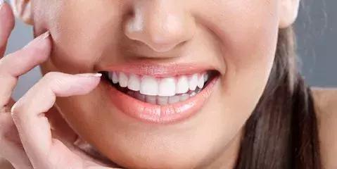 刷了这么多年牙，你知道牙刷是谁发明的吗？