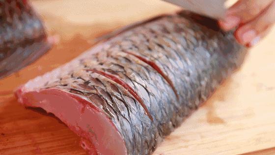 用烤箱做烤鱼五香的家常做法,用烤箱做烤鱼简单做法