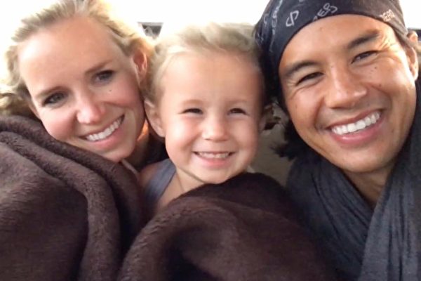 他25岁赚15亿后卖光所有开启全家超梦幻环球之旅