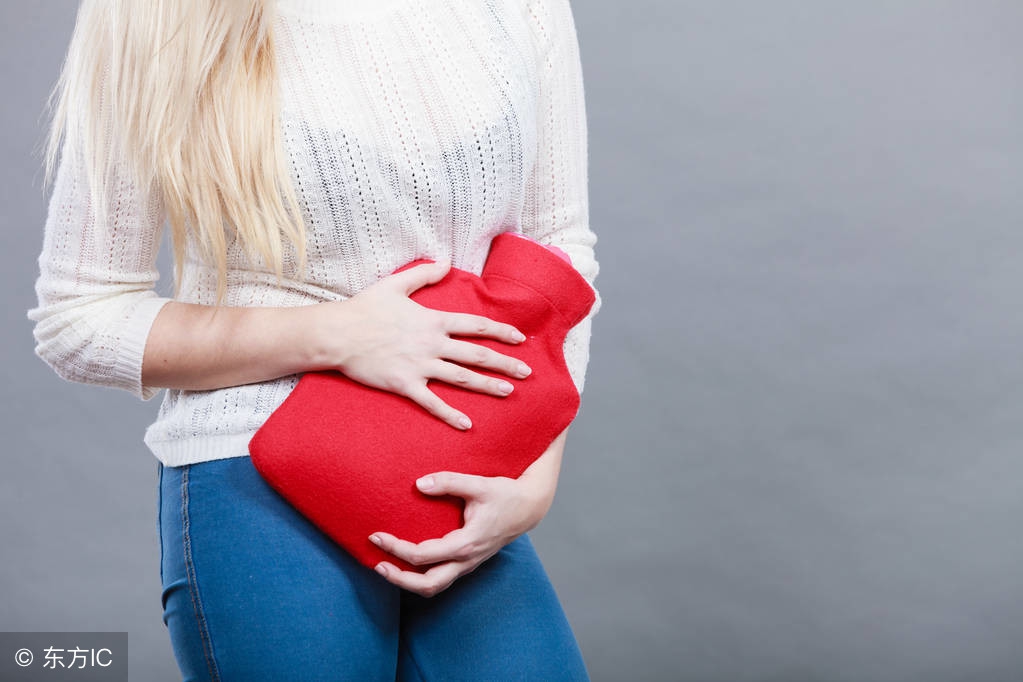 跑步引起胃疼怎么缓解,跑步时子宫右侧疼是怎么回事