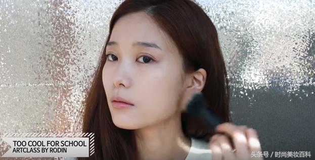 充满复古风格的橘色妆容,日常改良版的小复古风妆容