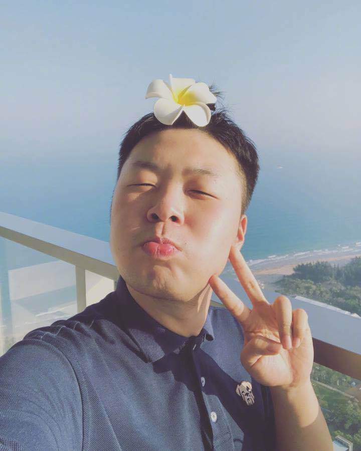 杜海涛吃面还摆拍！入手“饭盒界的爱马仕”，光拍照里头啥也不装