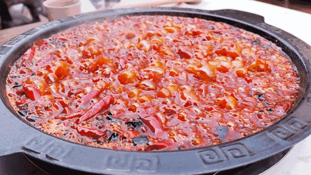 这口辣得让我怀疑人生的锅底,就算在龙泉驿也要去吃!