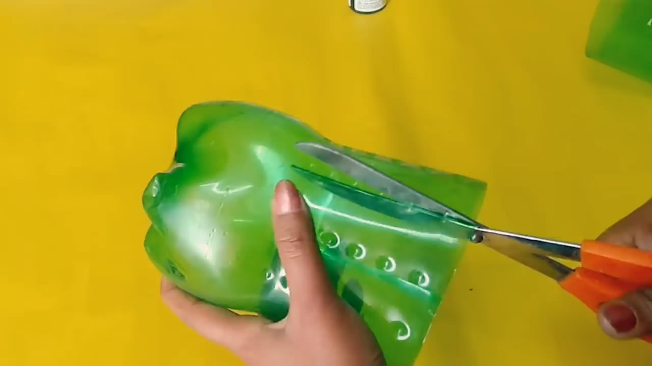 废瓶子改造花篮,塑料瓶子改造大全简单