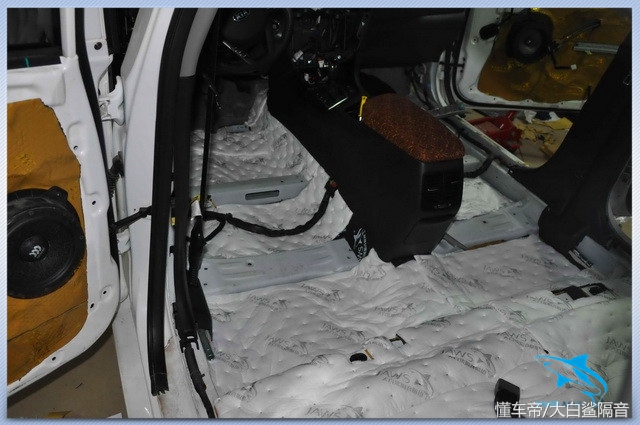 贵阳元音汽车音响改装飞度,贵阳汽车音响改装长安cs55