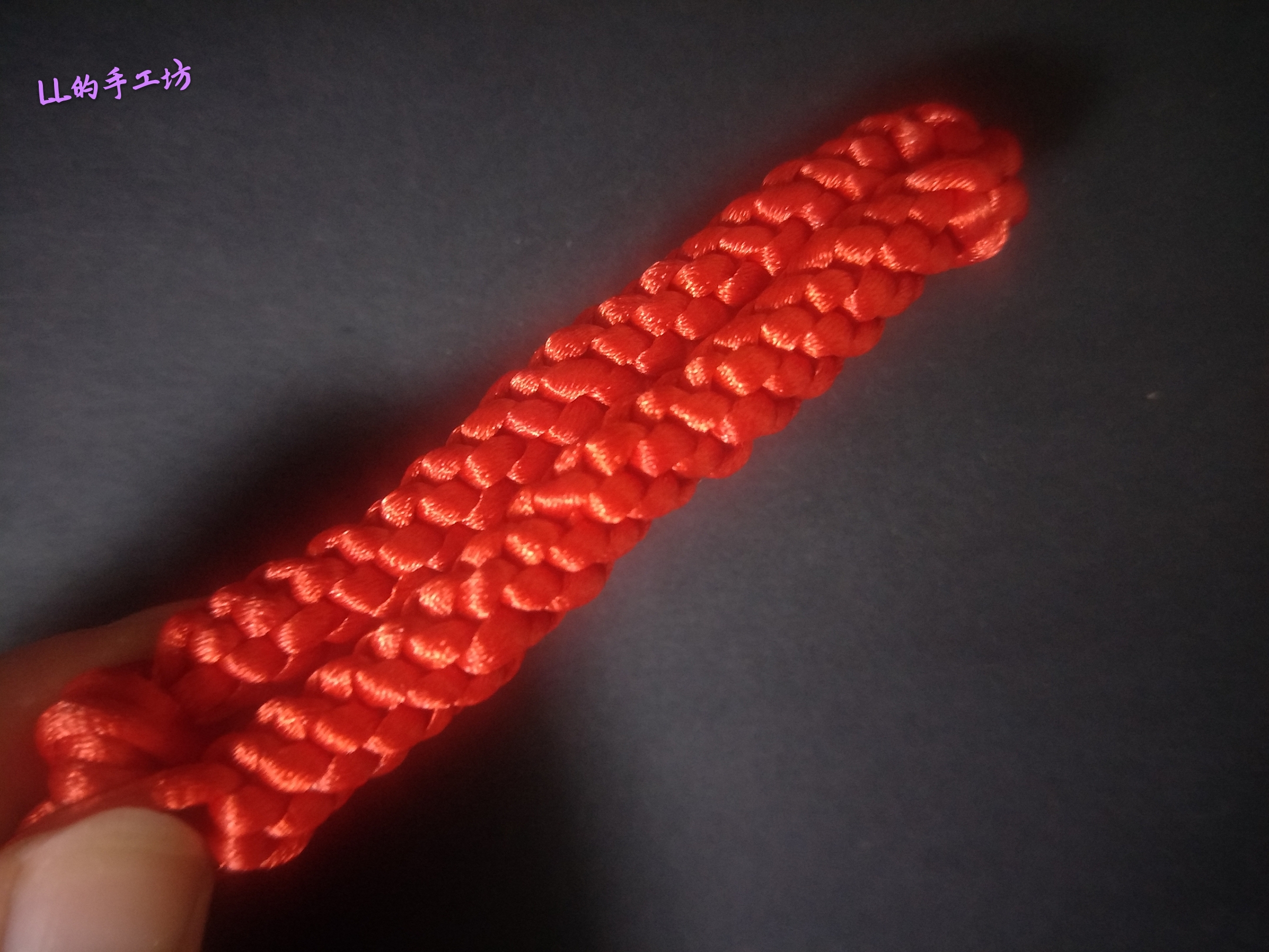 手工编织心形小挂件视频教程,一根绳子编好看吊坠简单