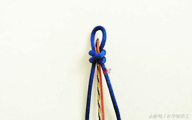 怎样用红绳编平结手链,红绳手链双向平结串珠子