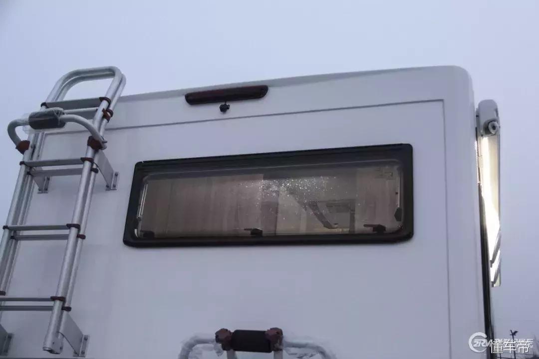 32万买房车,42万块钱买了一辆房车自驾游