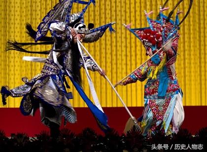 最后的庄亲王——酷爱京剧，一生穷困潦倒，为钱卖掉祖坟上的树