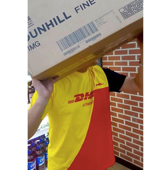 被黄牛吵上天的潮鞋，在国外真的能原价拿到么？