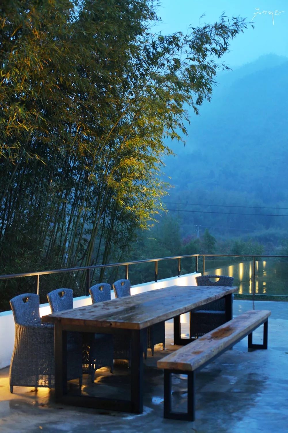 住进莫干山下的“鱼缸”，