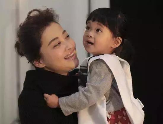 忘了切小号？娜扎自评“素颜真好看”，为啥秀智和允儿的能获好评