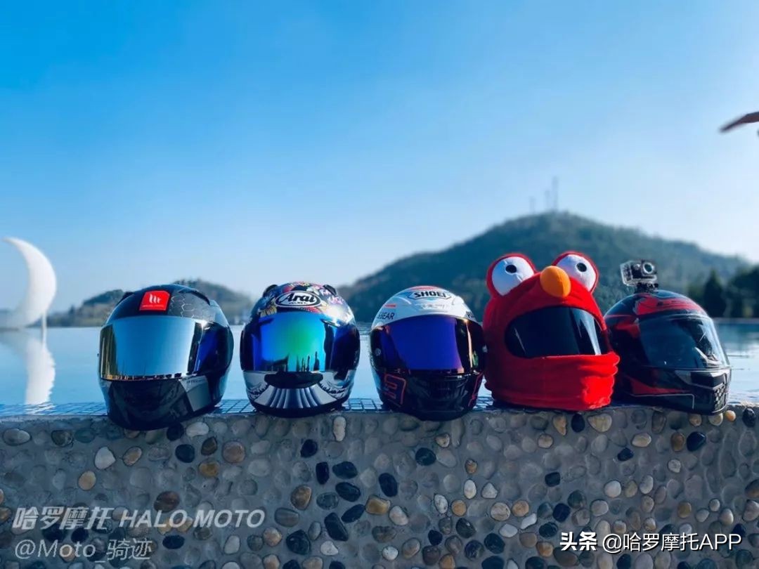 一款高颜值又亲民的碳纤维头盔——MT蛇纹碳纤