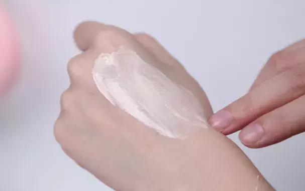 春夏赶紧备起来的美妆好物,开春帮你挑了20双好看单鞋