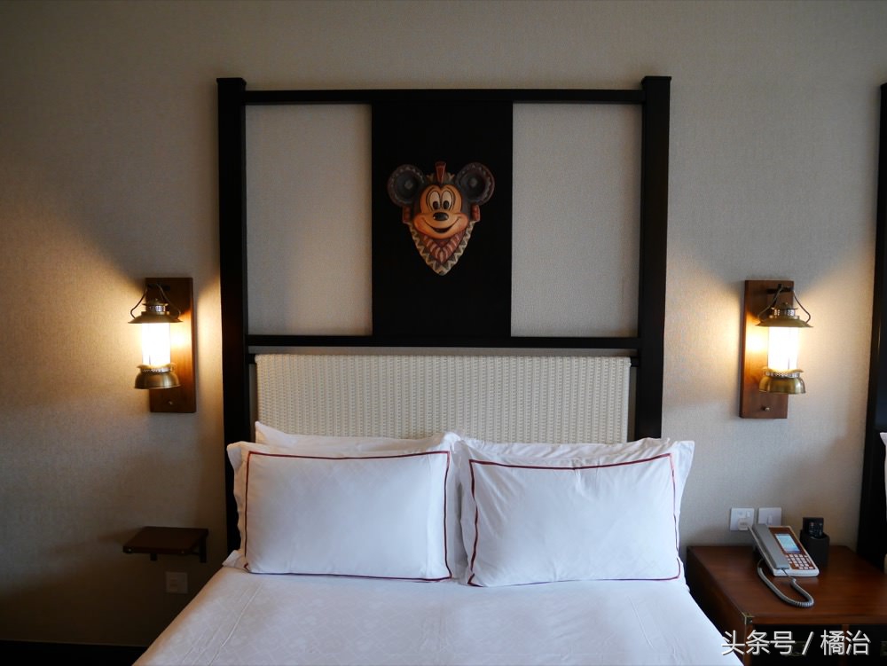 去香港迪士尼入住体验,香港迪士尼探索家酒店游泳池