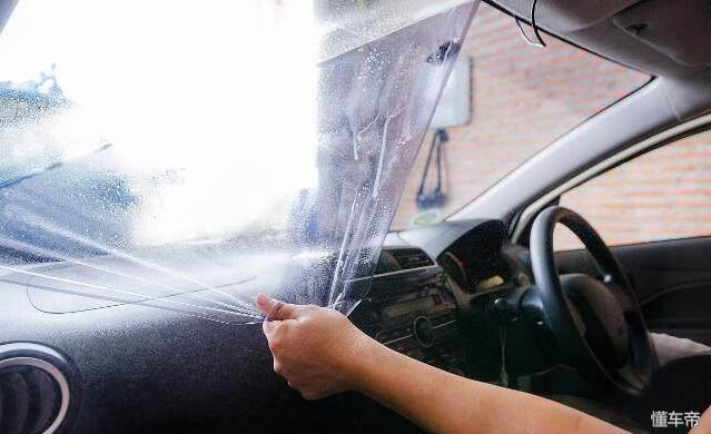 4s店赠送的车膜有哪些套路,4s店买车要注意避免什么