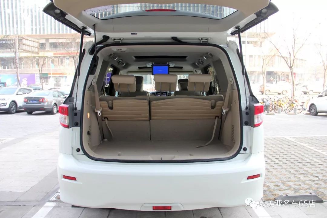 40万的保姆车,明星保姆商务车七座多少钱