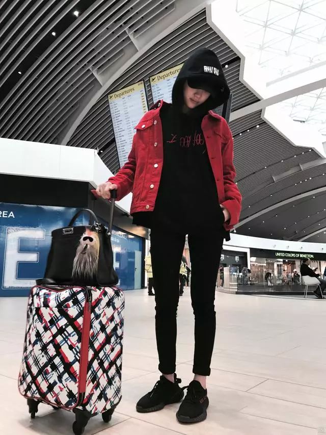 立体又不臃肿的连帽卫衣,连帽卫衣设计感