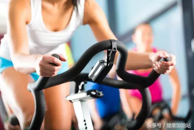 减肥如何保住胸部脂肪不减,减肥不减胸的5个秘诀