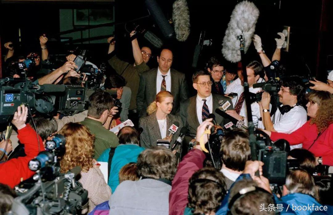 比赛前夕被打断腿,比赛前期被队友打断腿