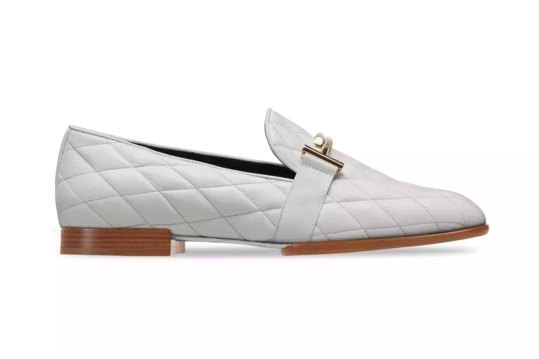 春夏小白鞋新款2022爆款百搭,百搭厚底小白鞋春夏