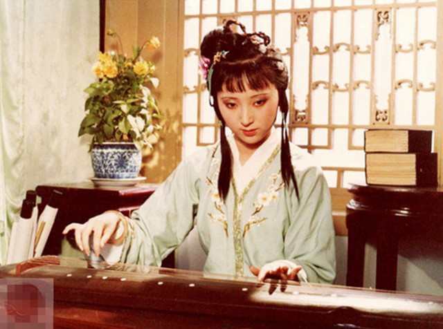 赵丽颖古装弹琴高清图,赵丽颖弹琴片段