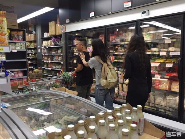 房车自驾游各国的真实生活,自驾环游世界的房车有多漂亮