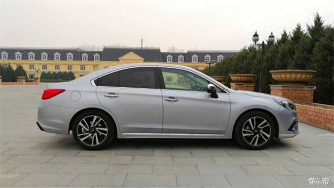 斯巴鲁力狮值不值得玩,硬汉的柔情完整版