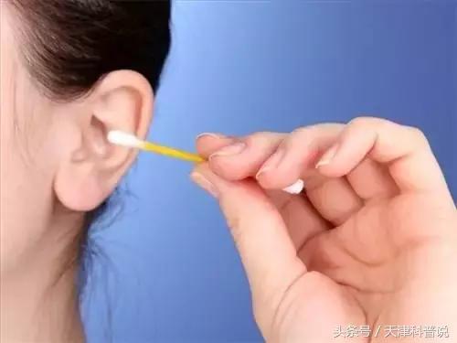 洗澡耳朵进水怎么办文案,洗澡耳朵进水怎么办