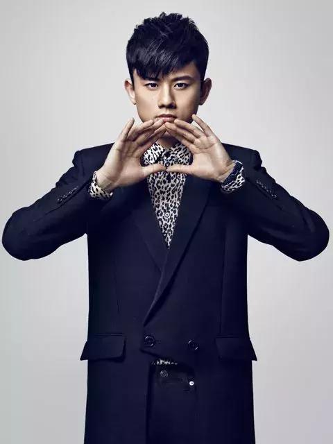 背头发型适合什么脸型女生图片,背头男发型龙须背头适合什么脸型