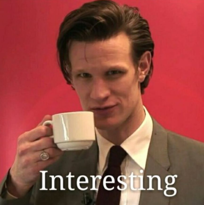 涂mac口红的女孩,涂美宝莲口红的女孩