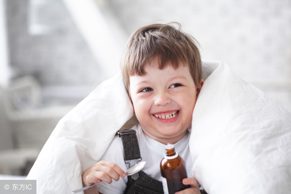 忽冷忽热咳嗽用什么中药好呢,换季孩子咳嗽注意这7点