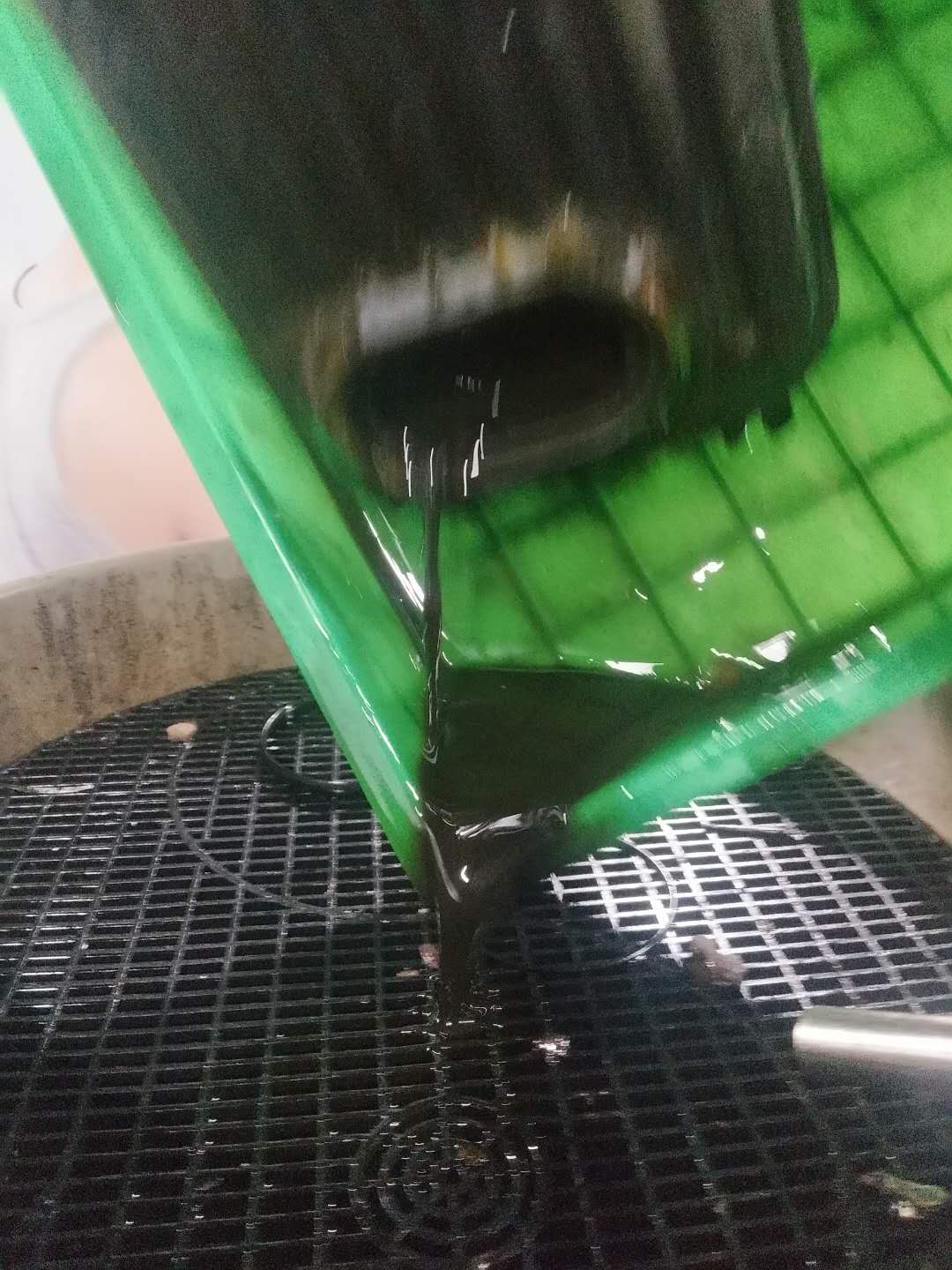 大众帕萨特领驭2.8更换变速箱油,大众新领驭手动挡换变速箱油