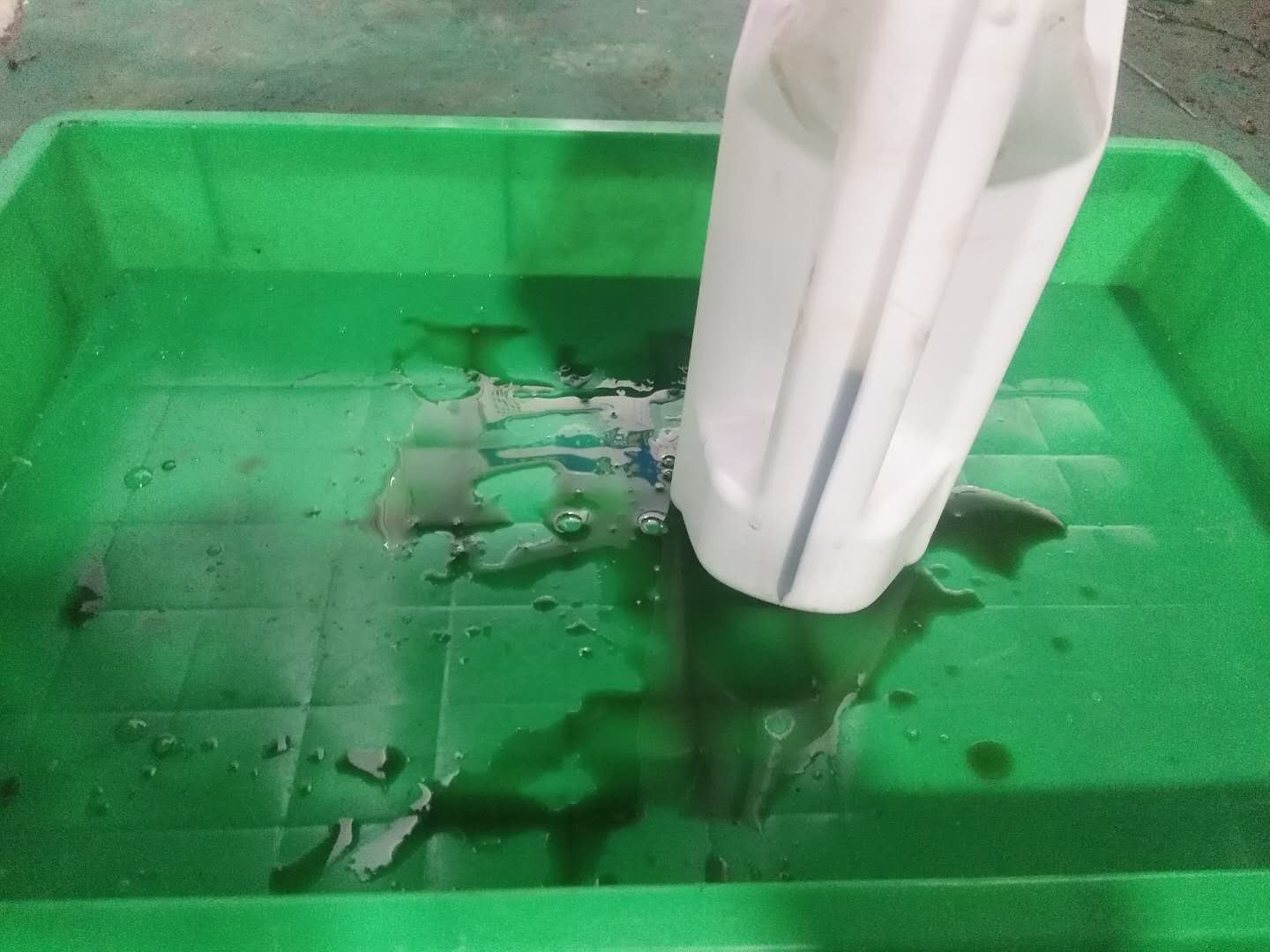 大众帕萨特领驭2.8更换变速箱油,大众新领驭手动挡换变速箱油