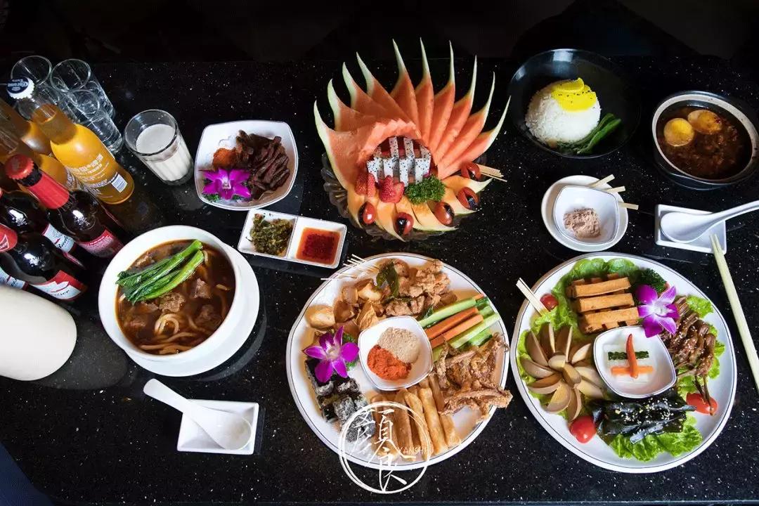 我在「纯K」中见到同一个姑娘，五次