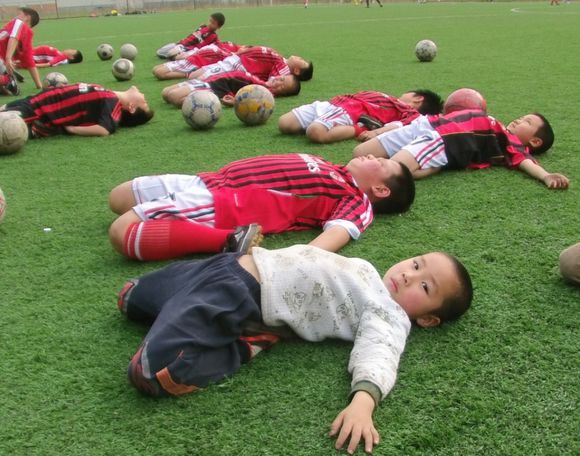 恒大足球学校一年学费多少钱,恒大足球学校学费一年是多少